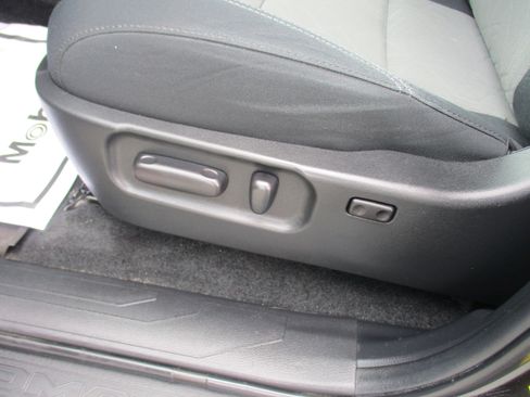 Used 2023 Toyota Tacoma TRD Sport w/ Advanced Technology Package AWD/4WD image 17