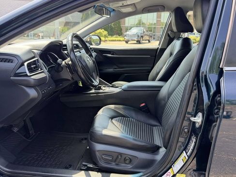 Used 2018 Toyota Camry SE FWD image 15