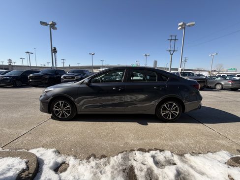 Used 2022 Kia Forte LXS image 11
