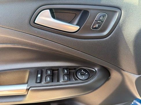 Used 2017 Ford Escape SE AWD/4WD image 12
