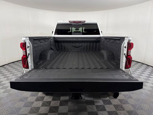 Used 2024 Chevrolet Silverado 2500 LTZ w/ LTZ Convenience Package AWD/4WD image 16