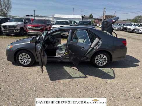 Used 2014 Toyota Camry LE FWD image 25