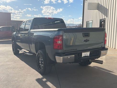 Used 2011 Chevrolet Silverado 2500 LT w/ Interior Plus Package image 6