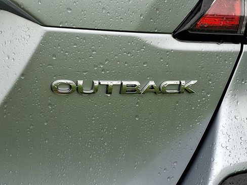 Used 2021 Subaru Outback AWD/4WD image 10