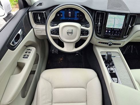 Certified 2023 Volvo XC60 B5 Plus w/ Climate Package AWD/4WD image 11