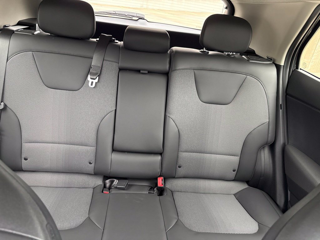Used 2023 Kia Niro EX FWD image 13