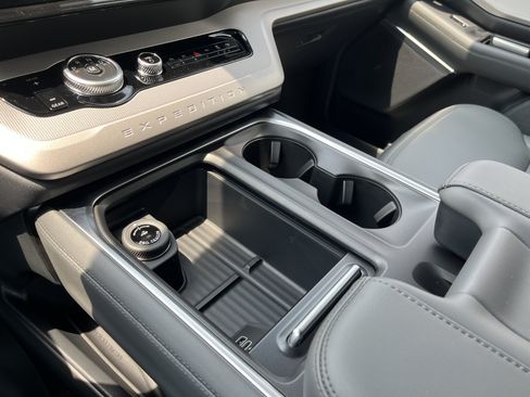 New 2027 Ford Expedition Active RWD image 20