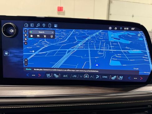 Used 2025 Chevrolet Suburban Premier image 21