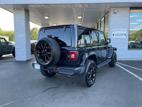 Used 2024 Jeep Wrangler Unlimited Sahara w/ Technology Group AWD/4WD image 6