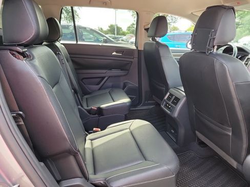 Used 2021 Volkswagen Atlas SE w/ Towing Package FWD image 16