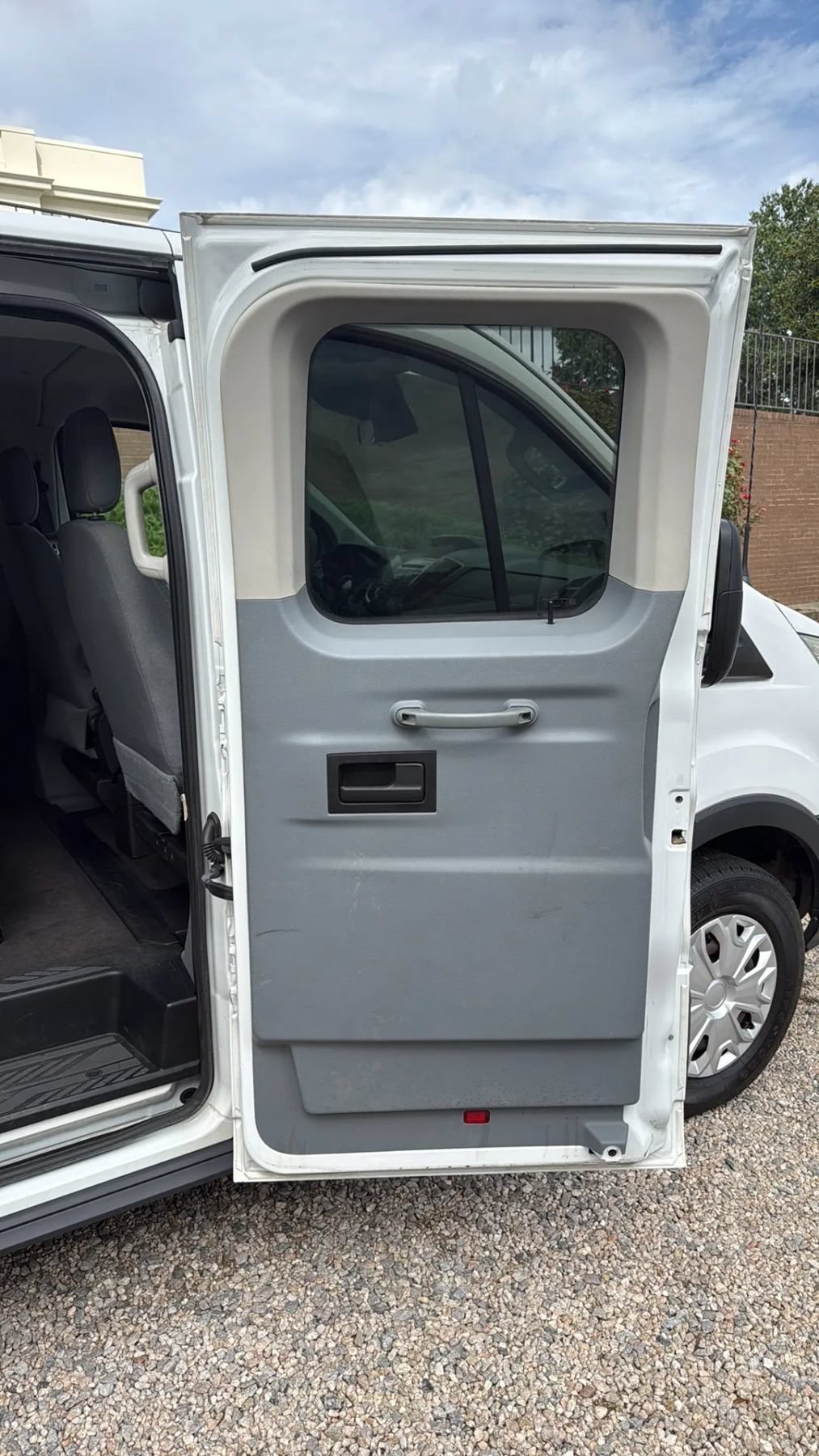 Used 2015 Ford Transit 350 XLT RWD image 26
