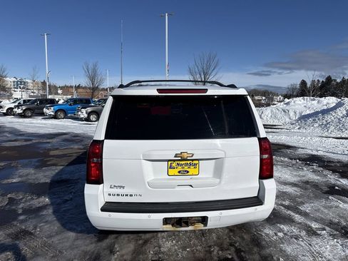 Used 2016 Chevrolet Suburban LT image 7