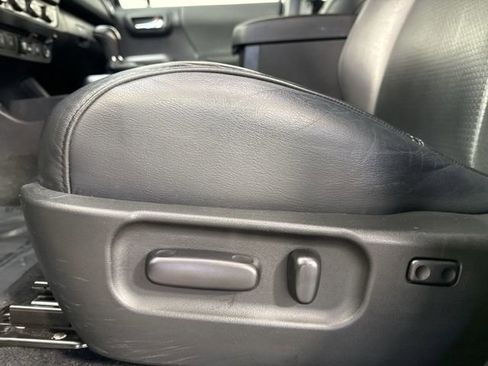 Used 2023 Toyota Tacoma TRD Off-Road w/ TRD Premium Off Road Package image 22