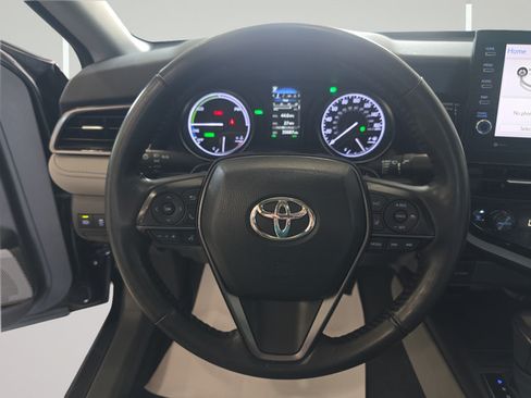 Used 2023 Toyota Camry SE w/ Cold Weather Package FWD image 12