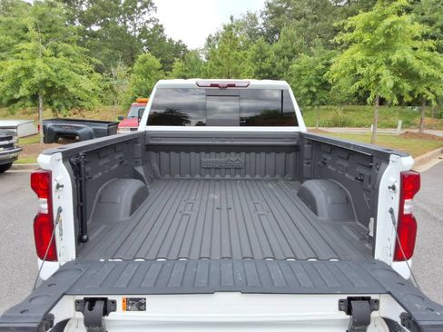 Certified 2022 Chevrolet Silverado 2500 High Country w/ Z71 Off-Road Package AWD/4WD image 18