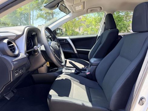 Certified 2018 Toyota RAV4 LE FWD image 20