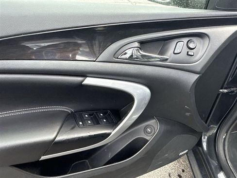 Used 2017 Buick Regal Premium image 22