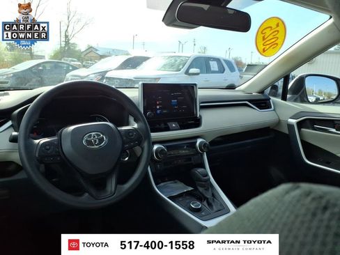 Used 2025 Toyota RAV4 XLE AWD/4WD image 13