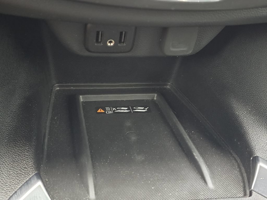 Used 2023 Chevrolet Traverse LT FWD image 21