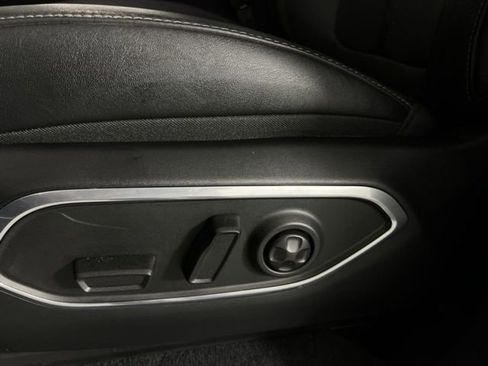 Used 2023 Jeep Wagoneer L Series III w/ Preferred Equipment Group image 24