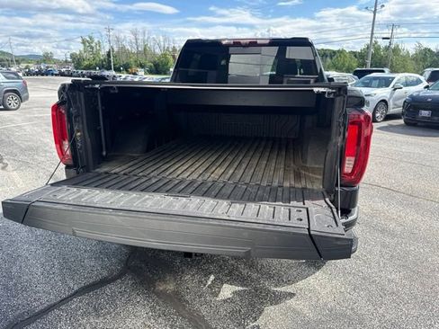 Used 2024 GMC Sierra 1500 AT4 w/ Technology Package AWD/4WD image 12