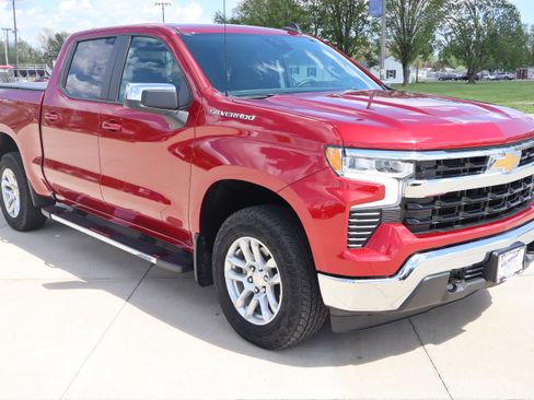 Used 2024 Chevrolet Silverado 1500 LT w/ Protection Package AWD/4WD image 4