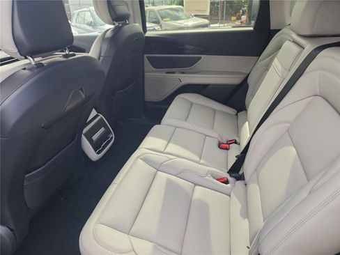 New 2026 Lincoln Nautilus Premier image 17