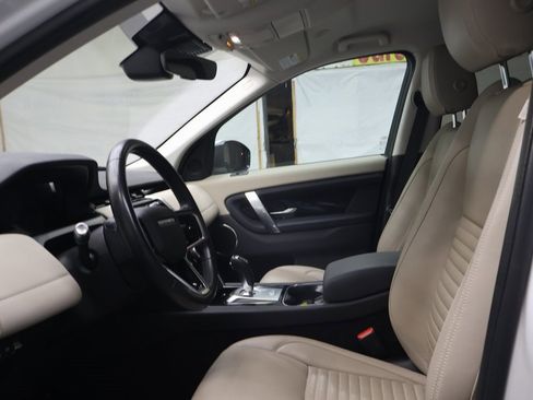 Used 2021 Land Rover Discovery Sport SE image 17