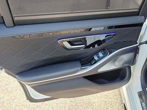 Used 2021 Mercedes-Benz S 580 S 580 w/ AMG Line image 8