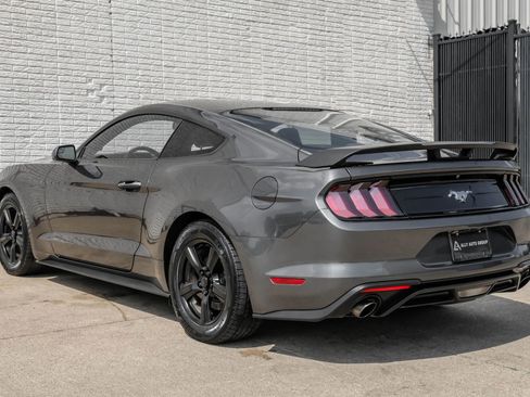 Used 2018 Ford Mustang Coupe RWD image 9