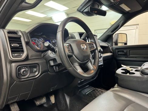 Used 2025 RAM 3500 Tradesman w/ Chrome Appearance Group AWD/4WD image 13