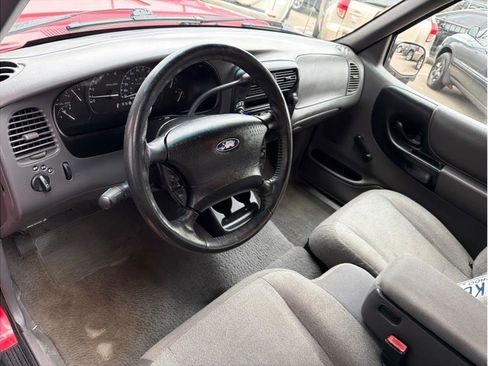 Used 2001 Ford Ranger XLT image 2