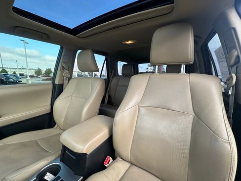 Used 2016 Toyota 4Runner 4WD image 9