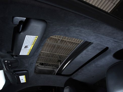 Used 2015 Porsche 911 Turbo S image 39