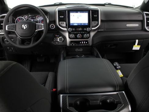 New 2026 RAM 1500 4x4 Crew Cab image 9