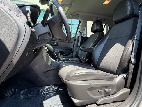 Used 2022 Chevrolet Trax LT w/ Driver Confidence Package AWD/4WD image 10