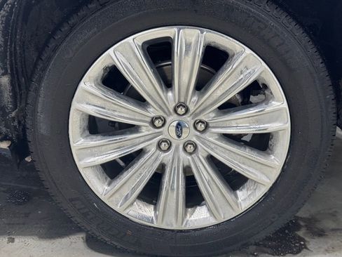 Used 2022 Ford Explorer Limited w/ Limited Technology Package image 8