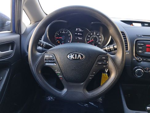 Used 2018 Kia Forte LX image 12