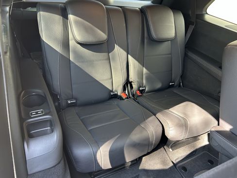 Certified 2025 Mercedes-Benz GLS 450 4MATIC image 46