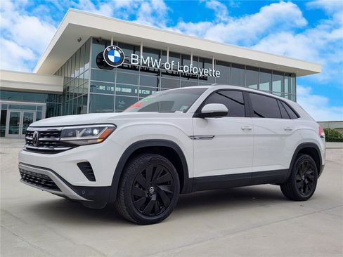 Used 2022 Volkswagen Atlas Cross Sport SE image 1