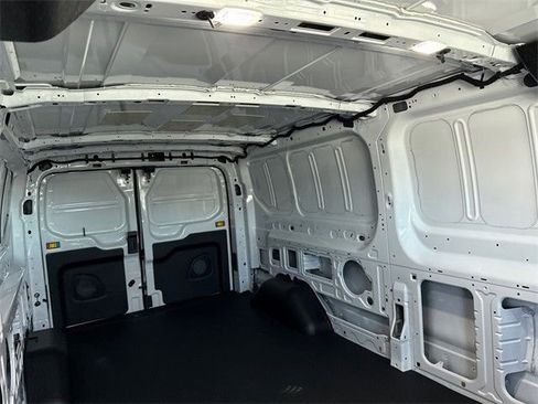 New 2025 Ford Transit 250 Low Roof RWD image 33