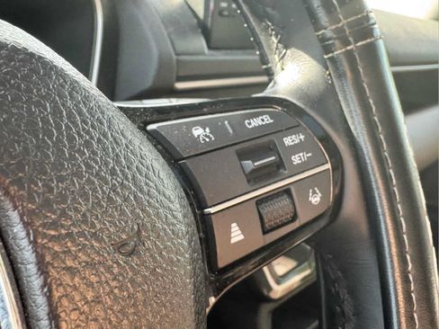 Used 2025 Honda Pilot Elite image 12