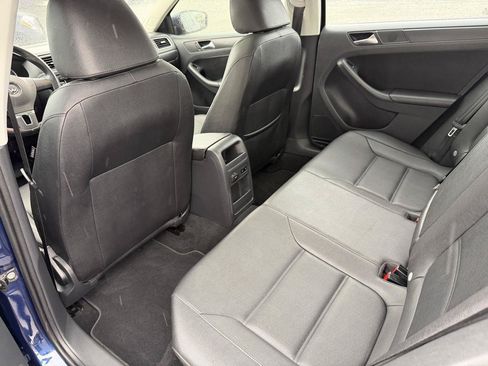 Used 2012 Volkswagen Jetta SE FWD image 13