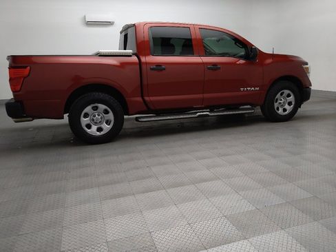 Used 2018 Nissan Titan S image 10