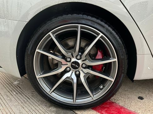 Used 2025 Genesis G70 2.5T image 9