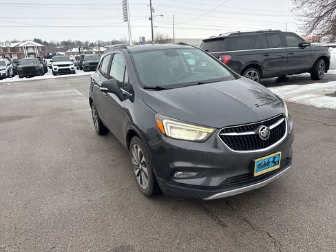 Used 2018 Buick Encore Essence image 2