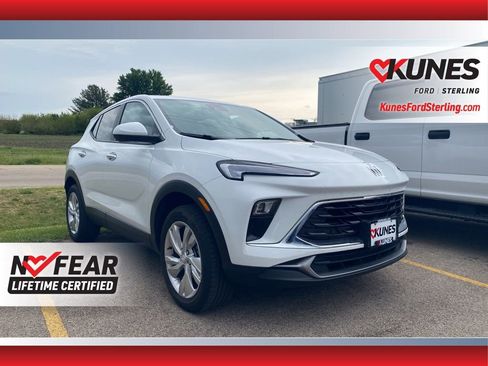 Used 2025 Buick Encore GX Preferred AWD/4WD image 1