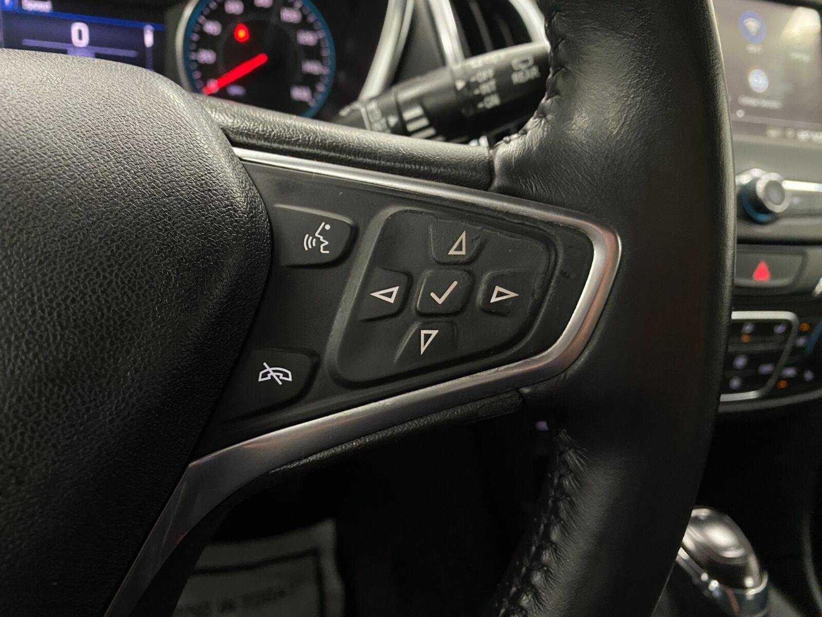 Used 2019 Chevrolet Equinox LT AWD/4WD image 17