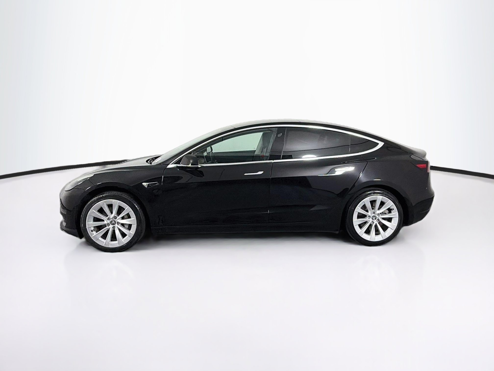Used 2018 Tesla Model 3 Long Range RWD image 4