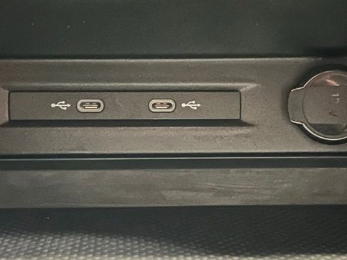 Used 2022 Volkswagen Taos S image 11